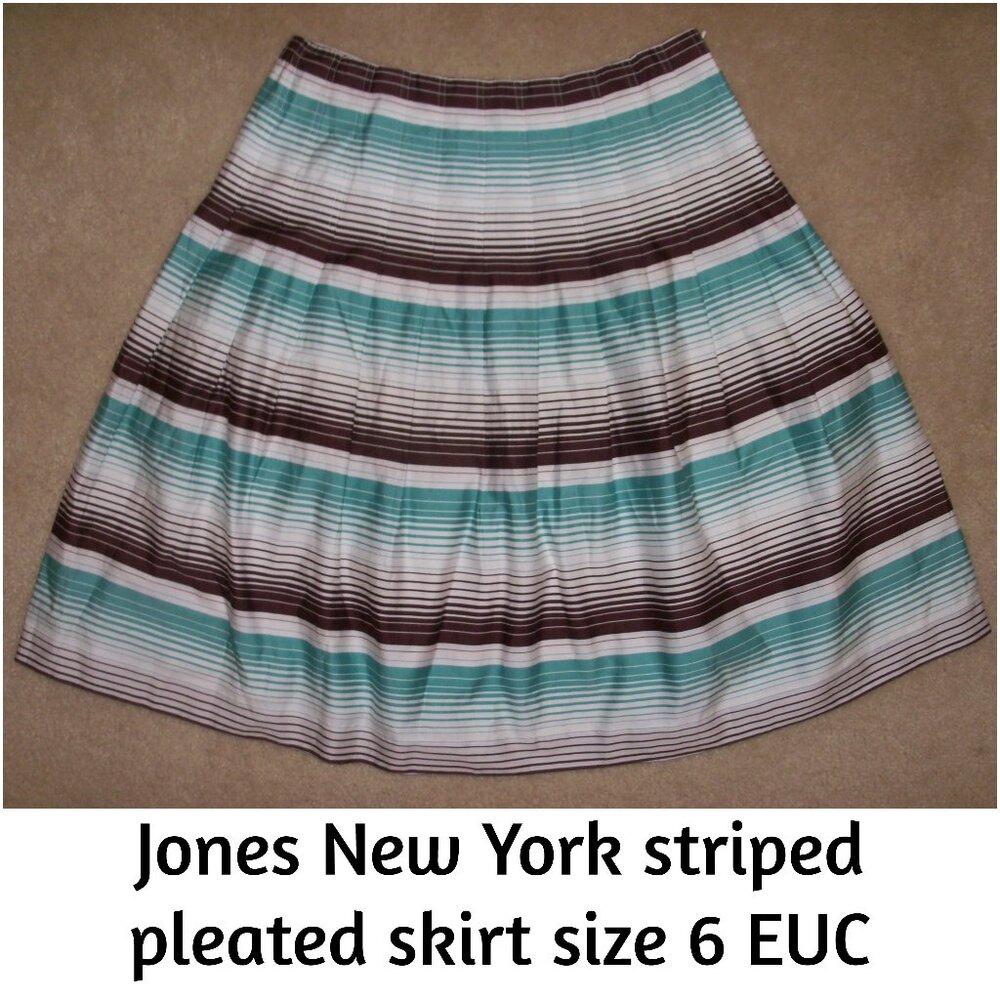Jones New York Striped Pleated skirt  Size 6 EUC
